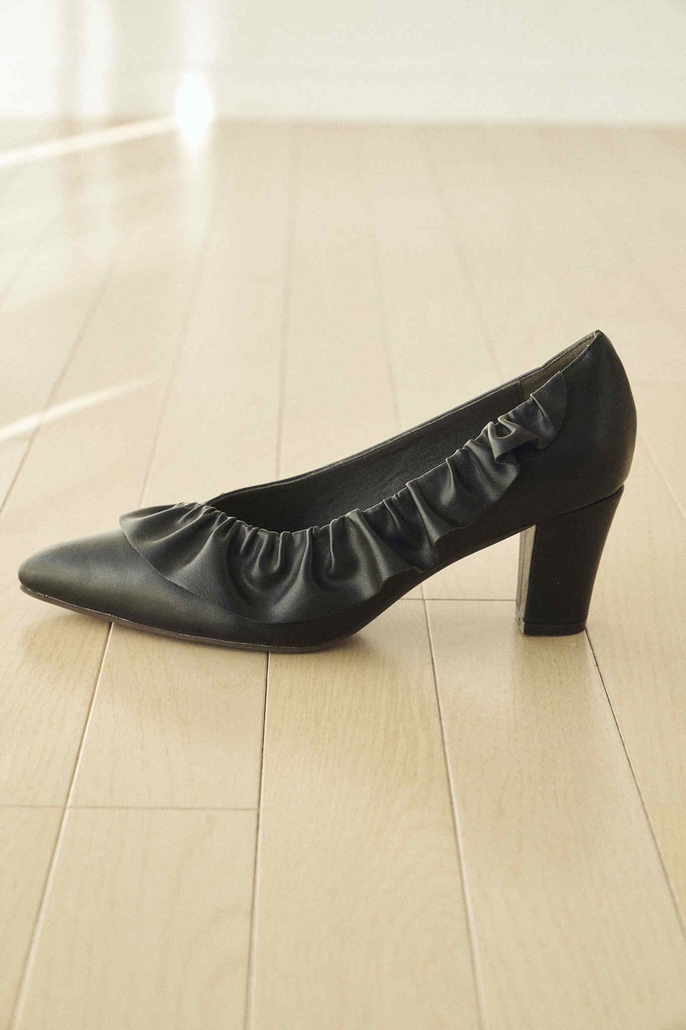 Ruffle pumps