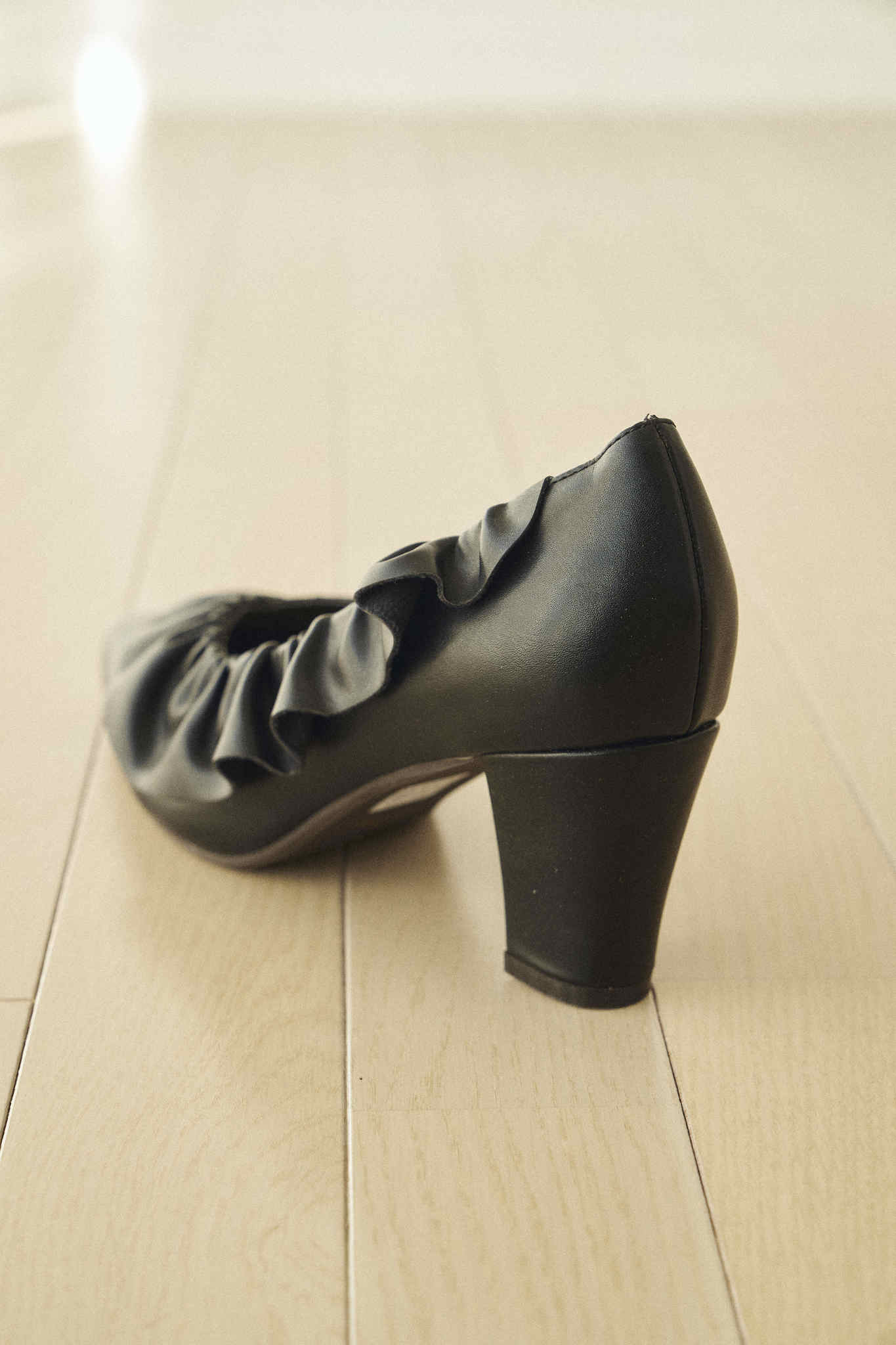 Ruffle pumps